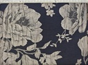Brocado negro flor beige