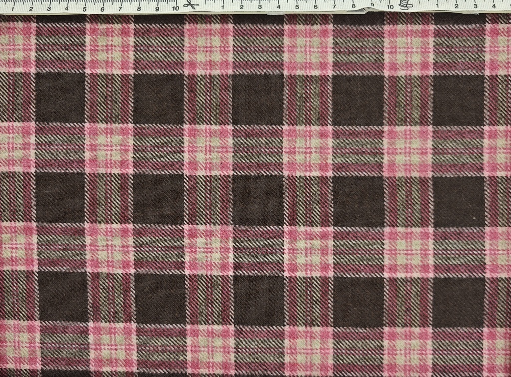 Franela marrón cuadro fucsia