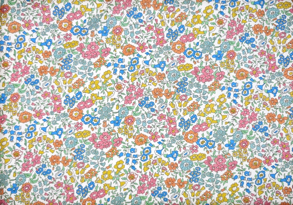 Popelín flor blanco azul (copia)