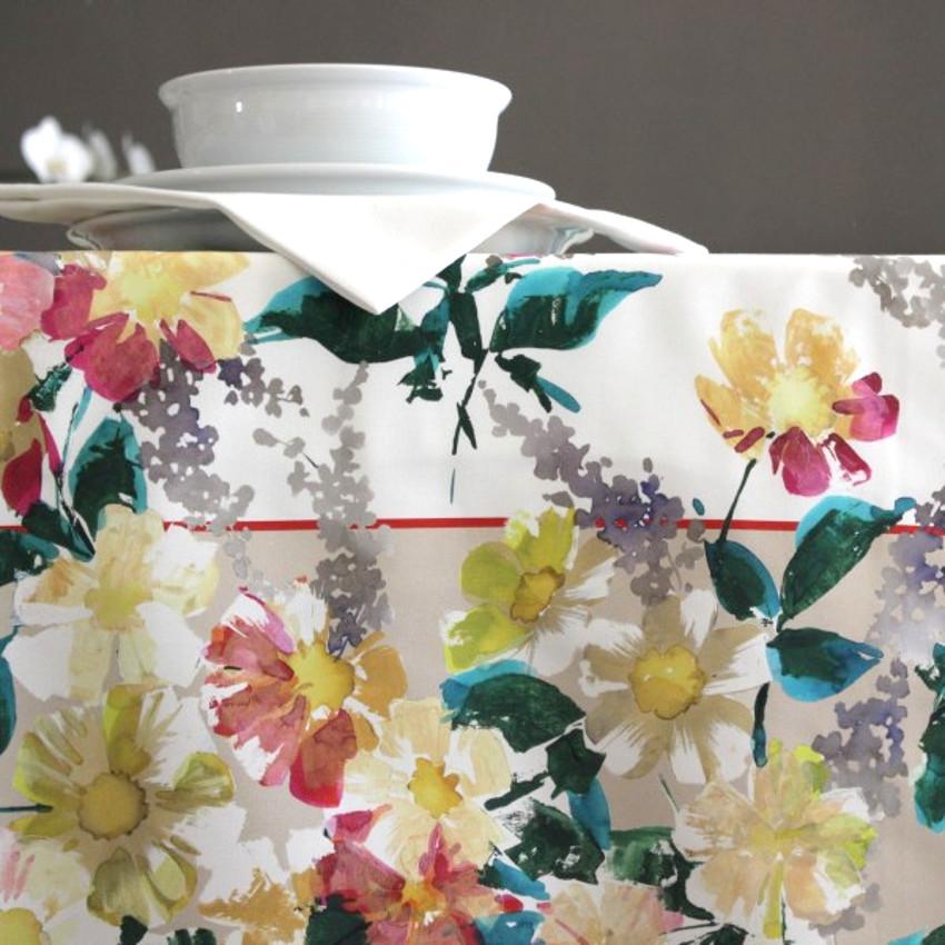 Mantelería algodón blanco flor multicolor con cenefa