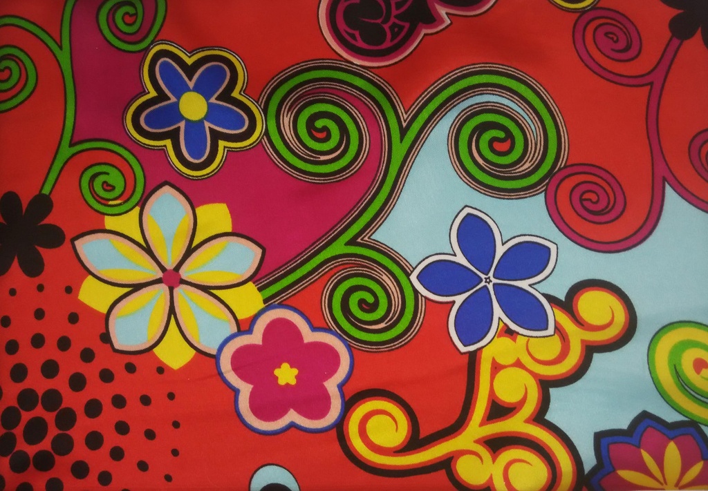 Raso hippy flores rojo