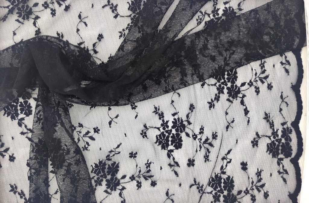 Tul bordado floral