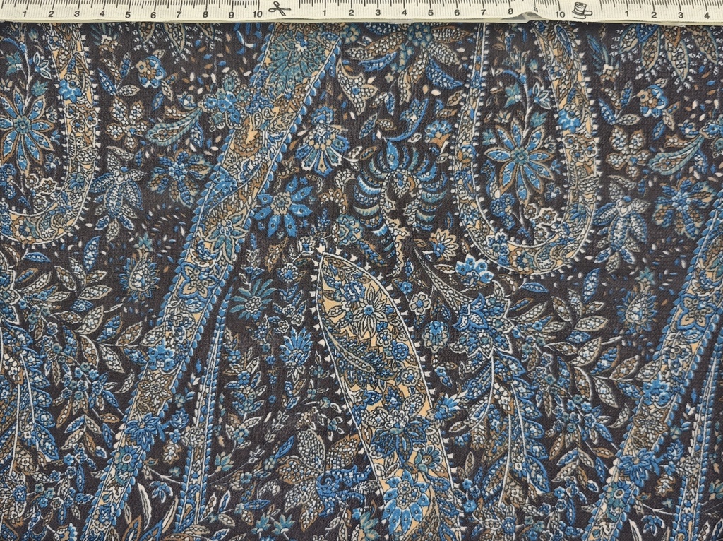 Georgette negro pasley petroleo